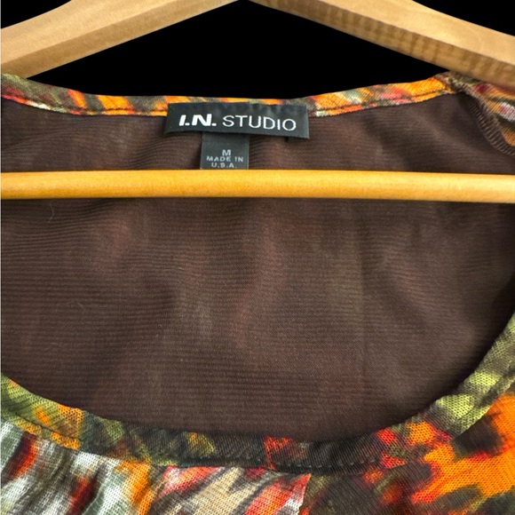 I.N. STUDIO Ruffled Top Size M - Picture 4 of 4